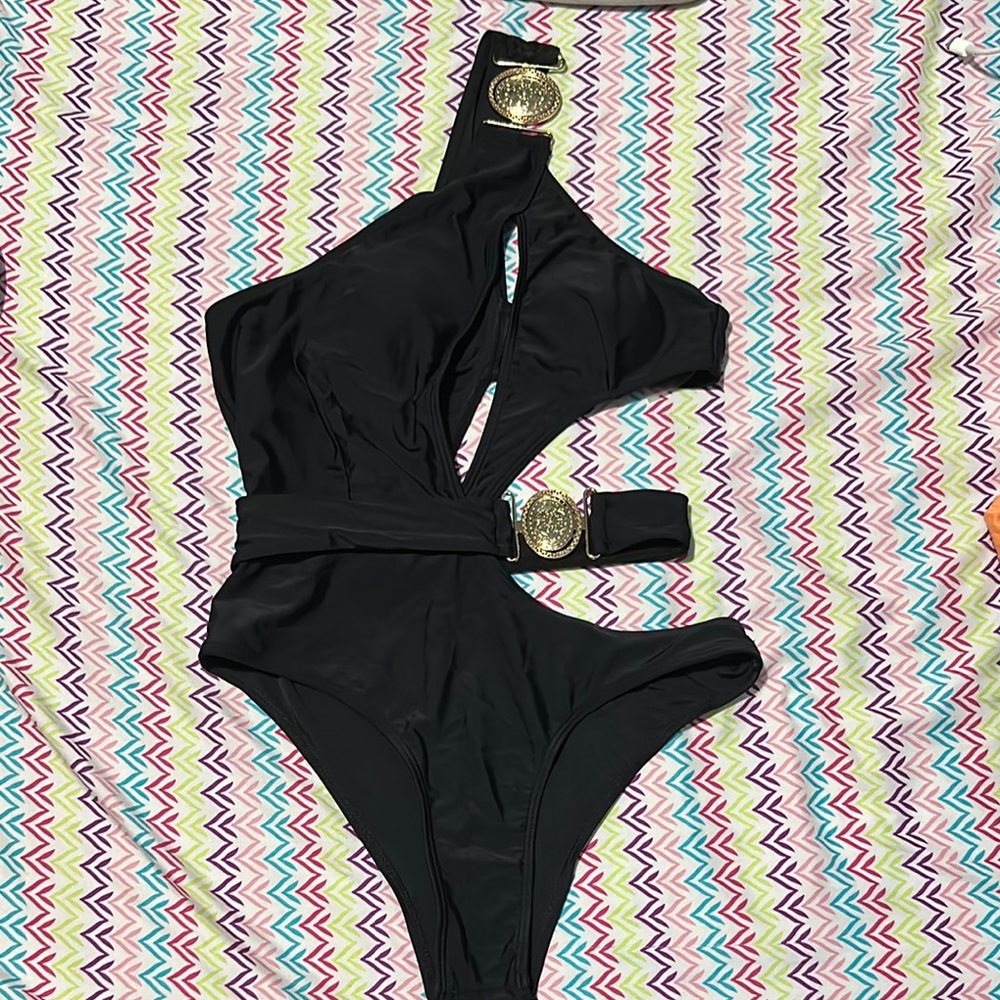 Stylish Black Cut Out One Piece Swimsuit